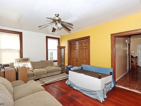 3rd image of 115 Florence Ave