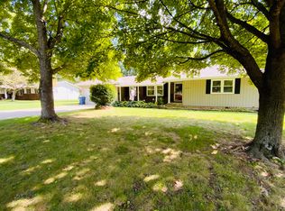 3252 E Whiteside St, Springfield, MO 65804