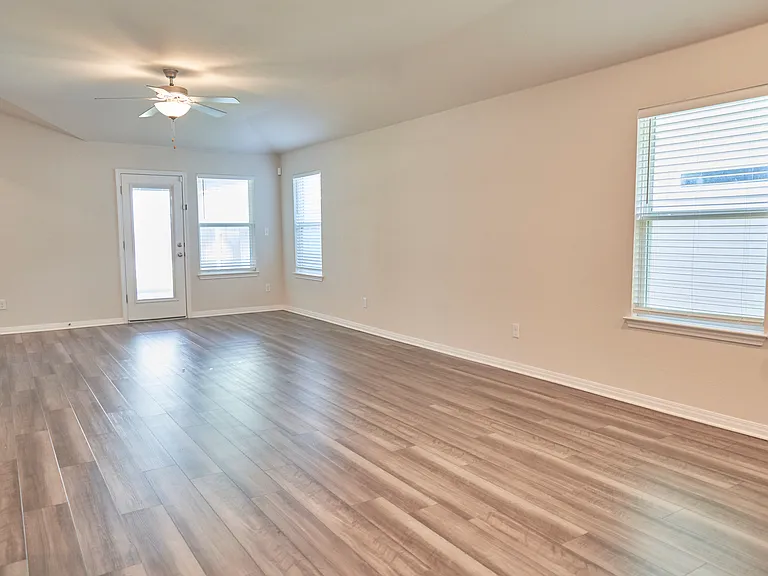 1428 Settlers Glen Dr — Photo 4