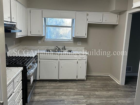 4th image of 10973 Highridge Ct
