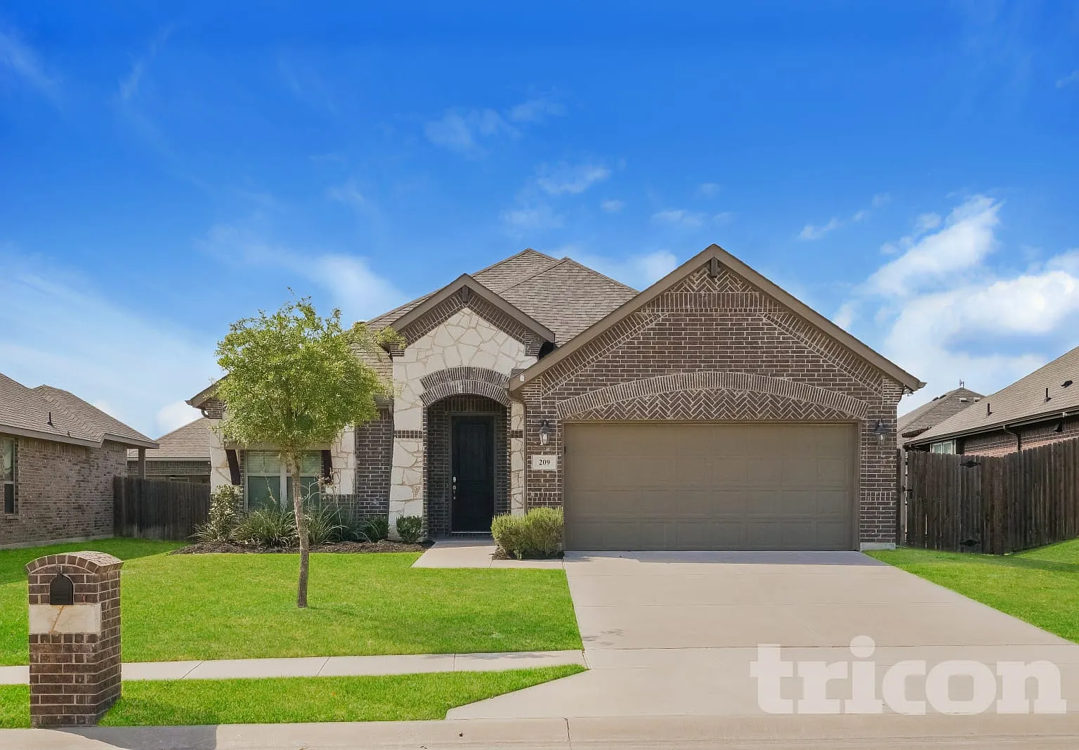 209 Buckskin Drive Waxahachie TX — Photo 1