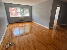 155 4th St