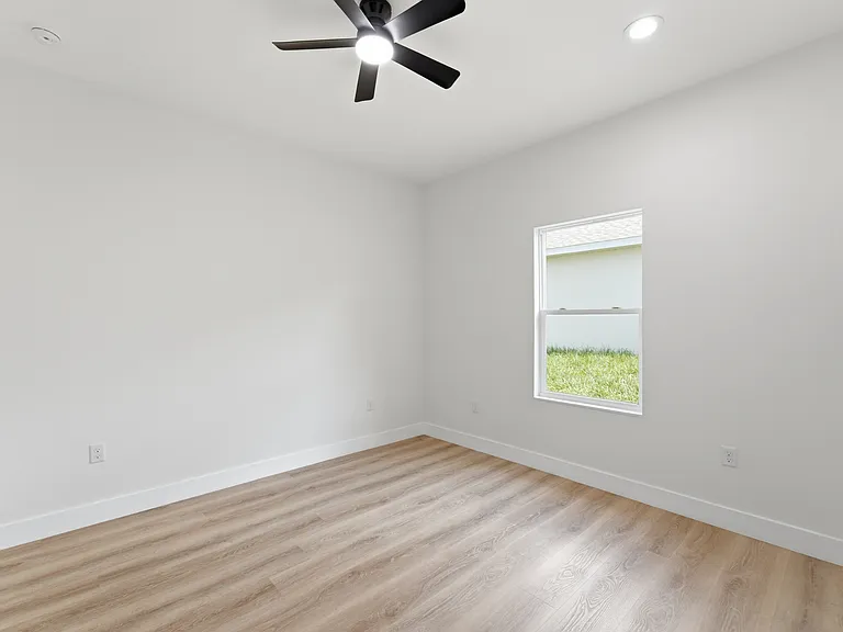 1332 Marshall Dr — Photo 18