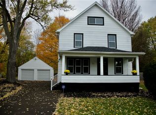 37 Helen Dr, Penfield, NY 14526