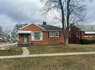 17905 Toepfer Dr, Eastpointe, MI 48021