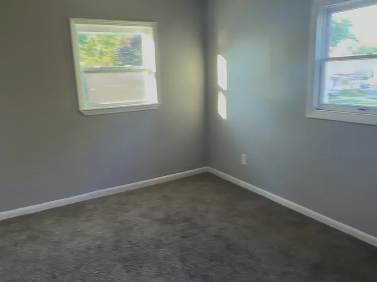 190 Niagara St #2 — Photo 10