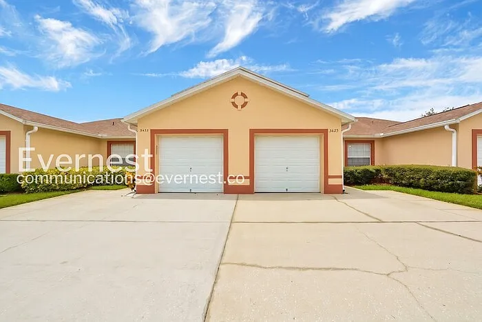 3 bed, 3.0 bath, 1499 sqft, $1,995 — Photo 2