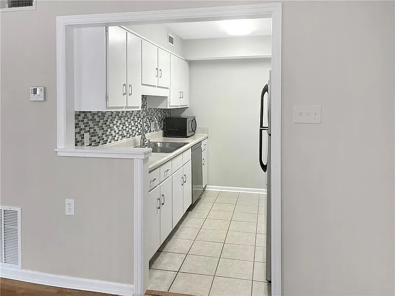 475 Mount Vernon Hwy NW #C121 — Photo 3