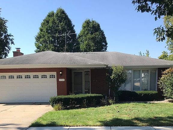 3rd image of 9708 S Kolmar Ave