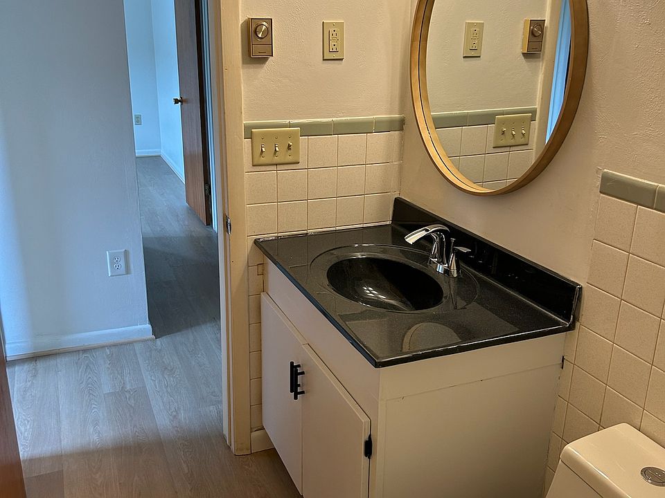 2nd image of 205 Helcha St Unit A