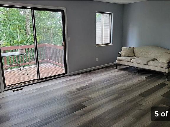 2nd image of 904 Ravine Dr