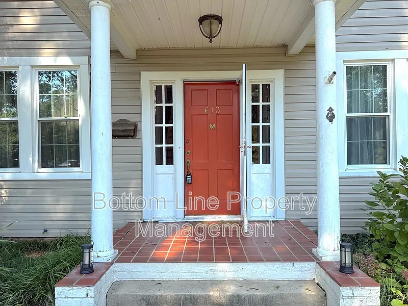 3 bed, 1.5 bath, 2138 sqft, $2,275 — Photo 3
