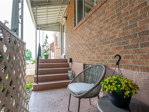 3rd image of 4884 Elmwood Dr