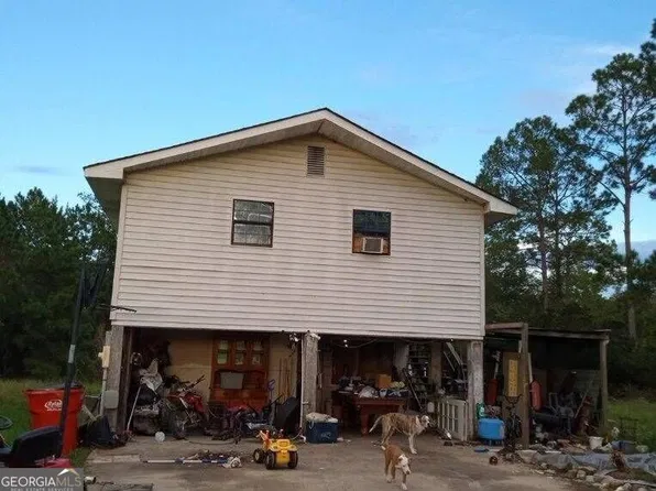 500 Sam Dr, Hoboken, GA 31542