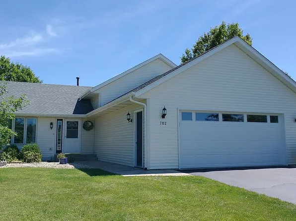 702 Jarvis Dr, Winnebago, IL 61088