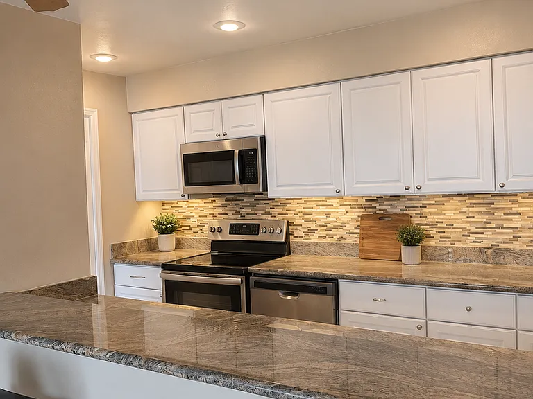 Los Arboles Apartments — Photo 44