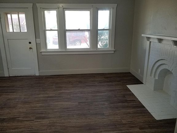 5th image of 906 S Mississippi St #A