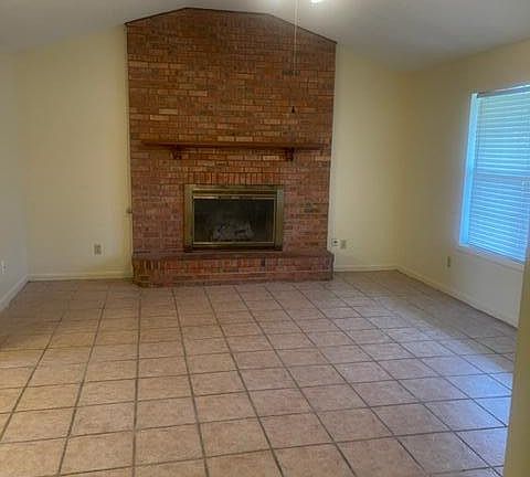 5th image of 1707 N Pear Ln