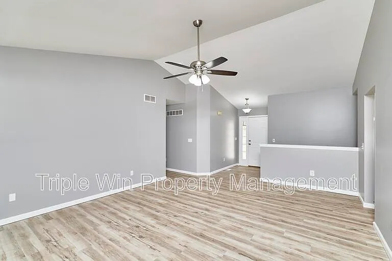 4927 Triple Tree Ct — Photo 10