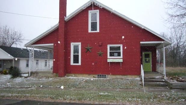 1st image of 141 Lilac Ln