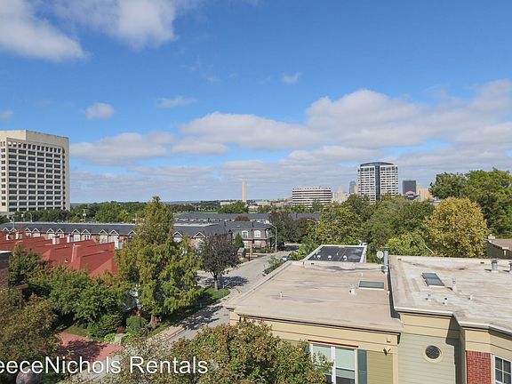 3rd image of 2921 Grand Ave