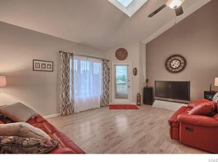 913 King Dr, Saint Charles, MO 63303