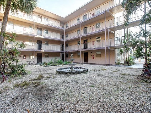 2nd image of 2860 Somerset Dr APT 308K