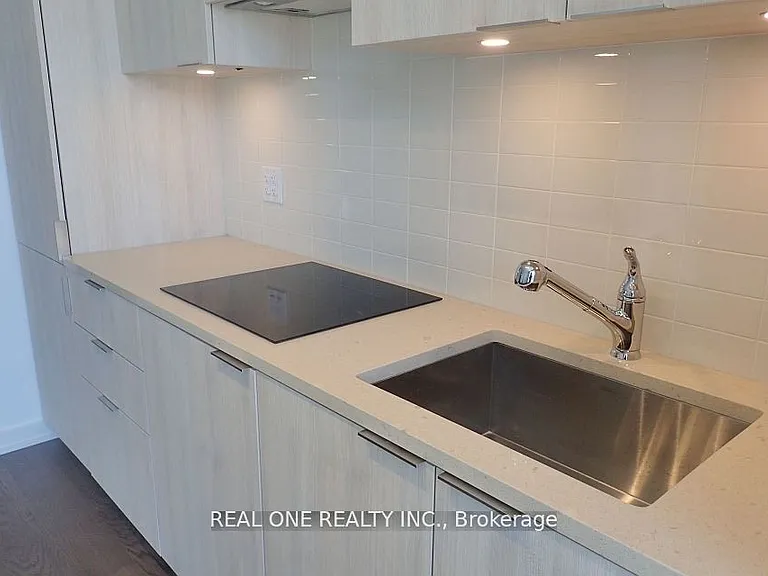 11 Wellesley St W #716 — Photo 3