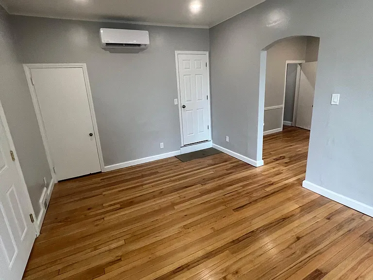 16 E Stewart Ave #1 — Photo 8