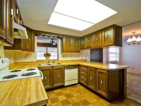 5th image of 1748 Sharondale Dr