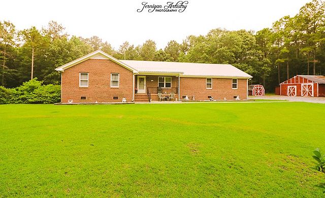1st image of 110 Bennett Farm Ln