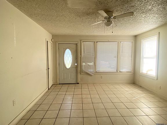 4th image of 3083 Mission Dr