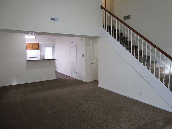 4th image of 5005-5007 Carrieridge Dr