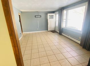 22 Robin Dr, Bristol, RI 02809