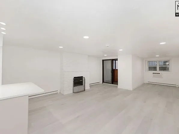 4 W 83rd St, New York, NY 10024
