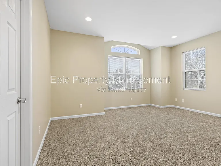 438 Elm St — Photo 11