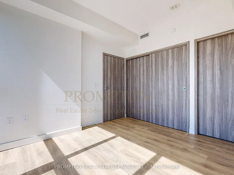95 McMahon Dr #1109 — Photo 36