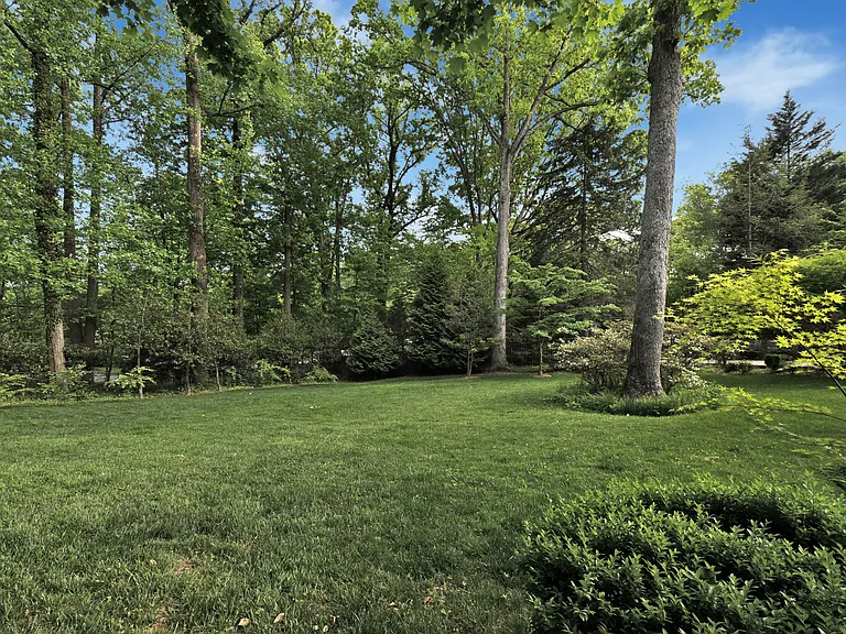 6907 Bradley Blvd — Photo 151