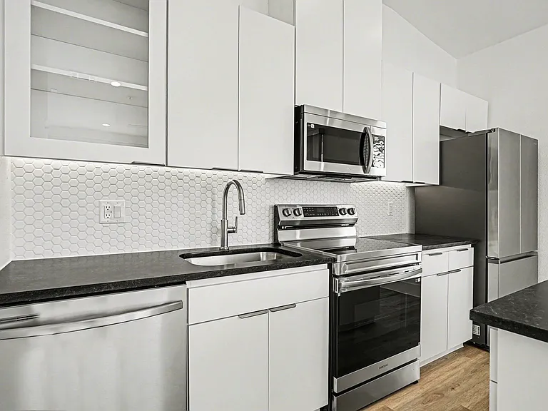 2217 N Fitzhugh Ave #301 — Photo 17