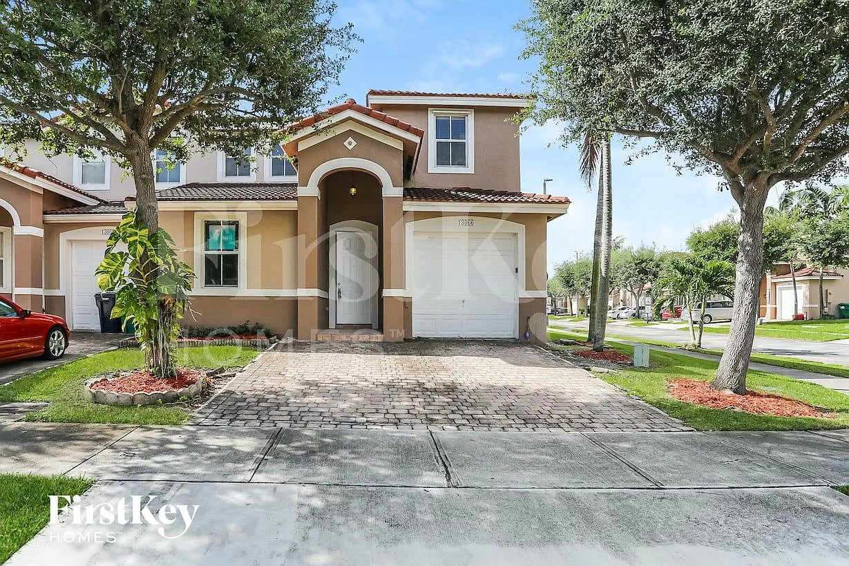 4 bed, 3.0 bath, 1885 sqft, $2,275 — Photo 1