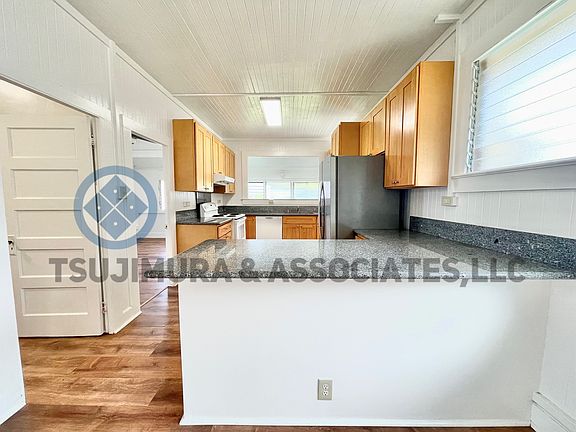 3rd image of 1262 Glen Ave