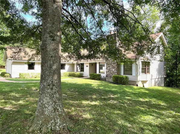 1161 Wood Summit Rd, Ballwin, MO 63021