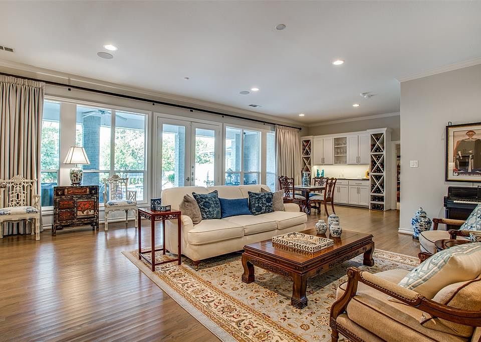 1st image of 6347 Park Ln