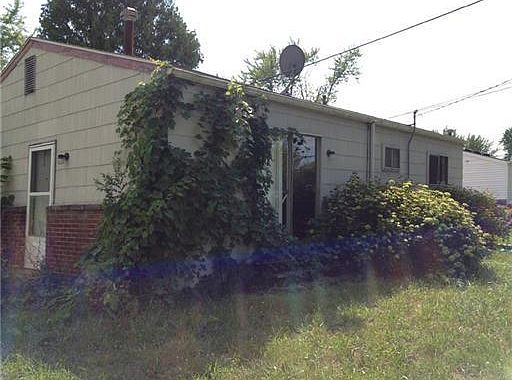 3rd image of 2353 Cedarcliff Dr