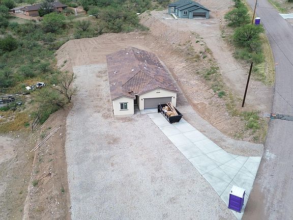 2nd image of 1016 Calle Cumpas