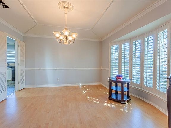 4th image of 16821 Park Hill Dr