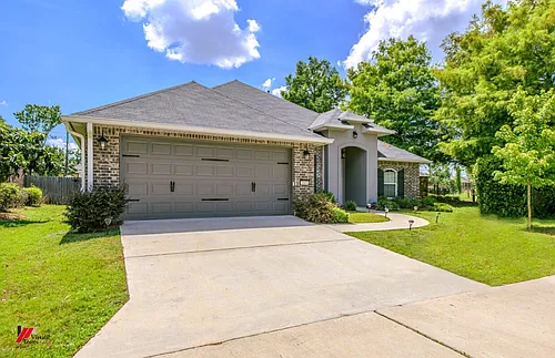 103 Riverbrooke Dr Photo 1