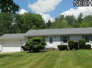 37225 Bainbridge Rd, Solon, OH 44139