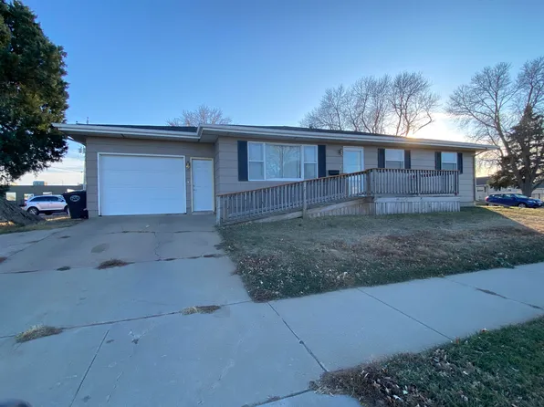 1420 N Rowley St, Mitchell, SD 57301
