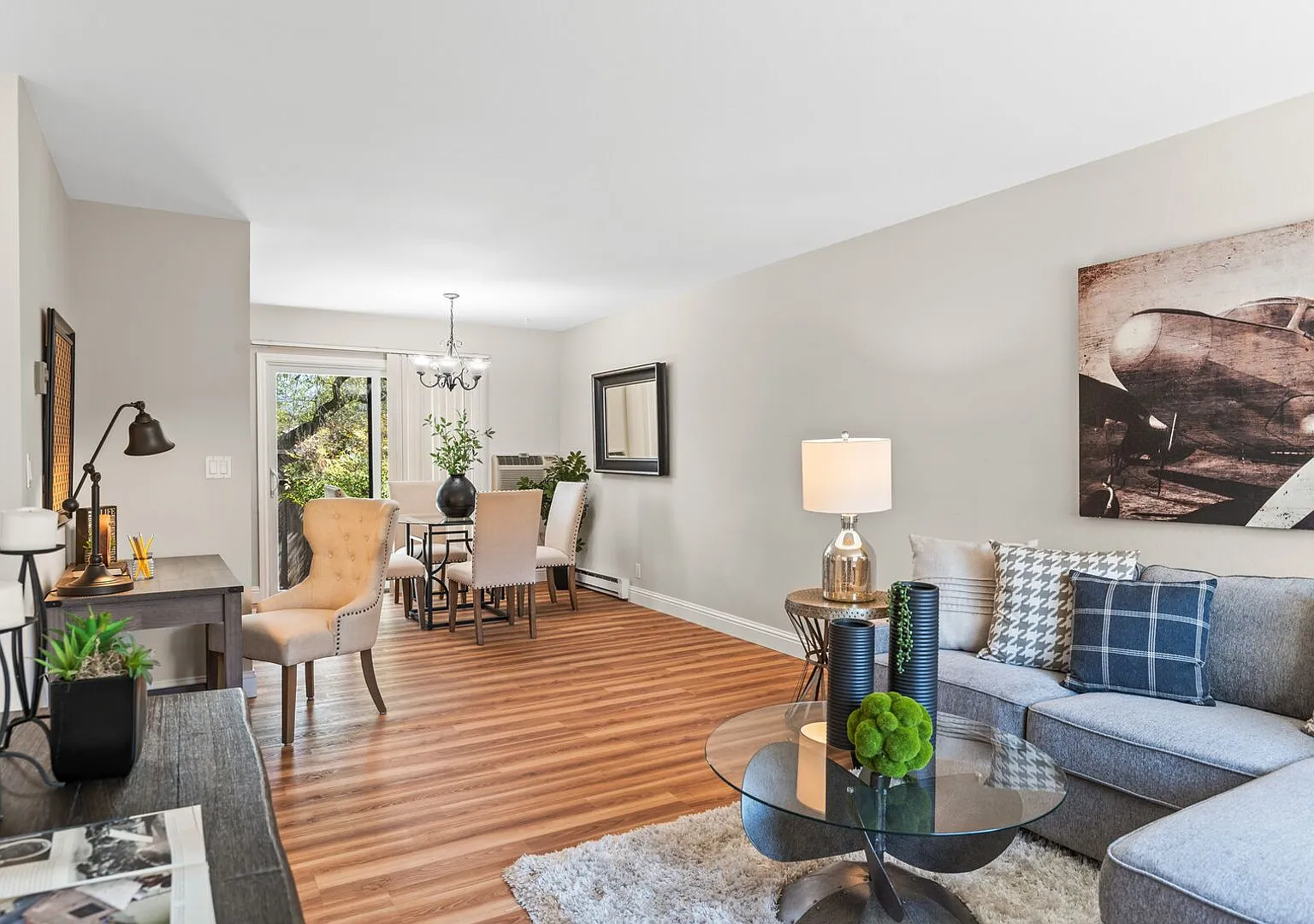 Townhome Style Apartments 2 or 3 Bedrooms all with 1.5 Bathrooms — Photo 1